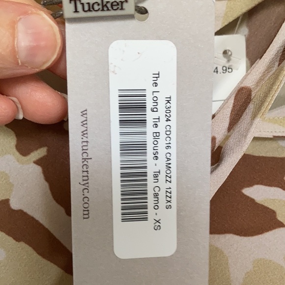 Tucker camo silk blouse ties at neckline size XS - Picture 8 of 14